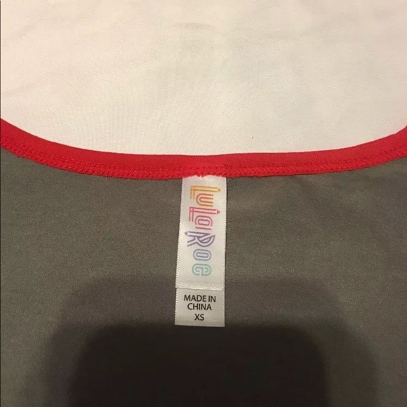 Lularoe Outfit Classic T & Leggings dogs NWT Gray - Picture 6 of 8